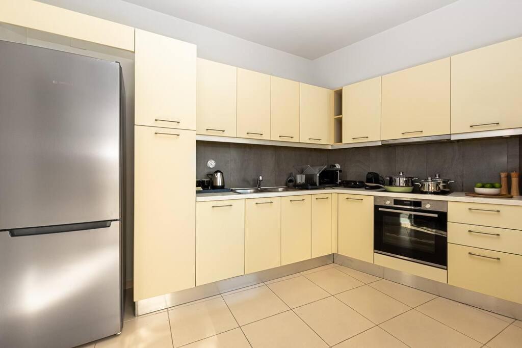Nh Urban Living In Nea Alikarnassos Appartement Iraklion Buitenkant foto